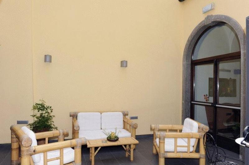Hotel Urbano V Montefiascone Kültér fotó