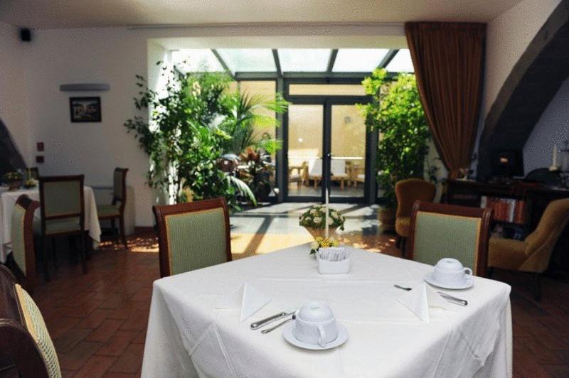 Hotel Urbano V Montefiascone Kültér fotó