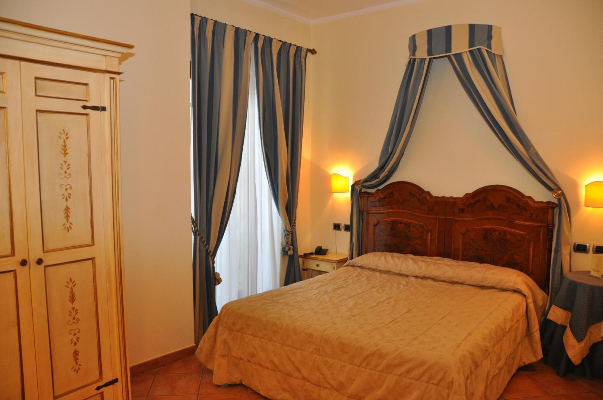 Hotel Urbano V Montefiascone Kültér fotó