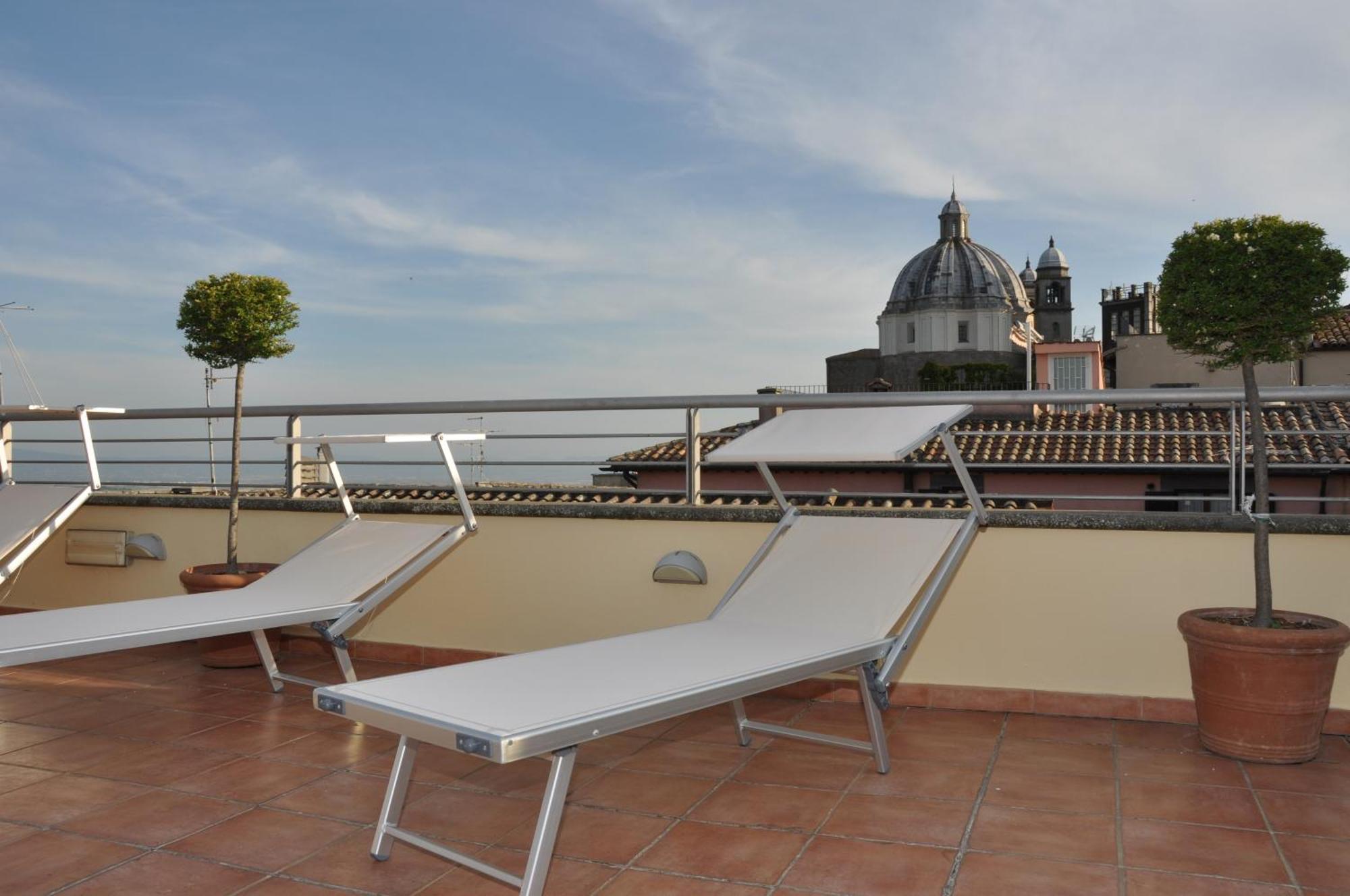 Hotel Urbano V Montefiascone Kültér fotó