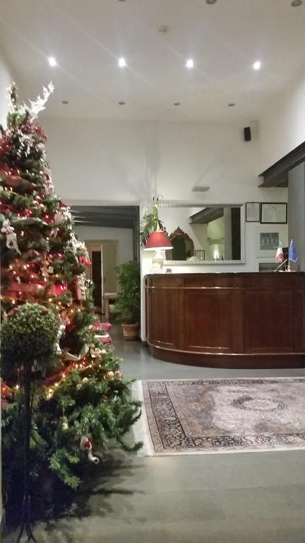Hotel Urbano V Montefiascone Kültér fotó